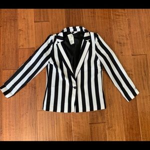 NWT size 4 H&M black and white striped blazer